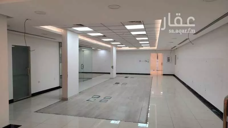 محل 928 م² في اليرموك 2