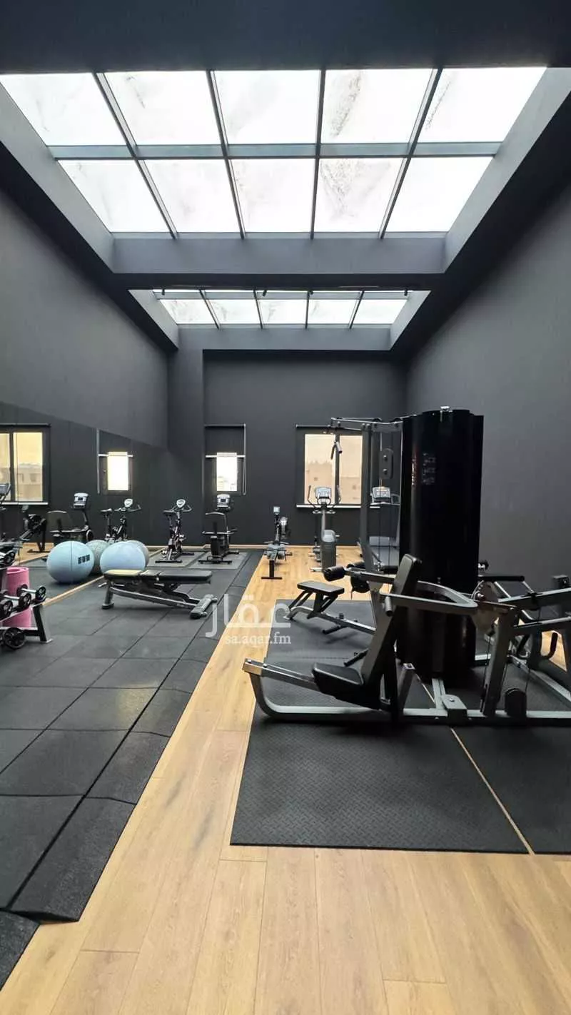 شقة 4 غرف في الروضة 5