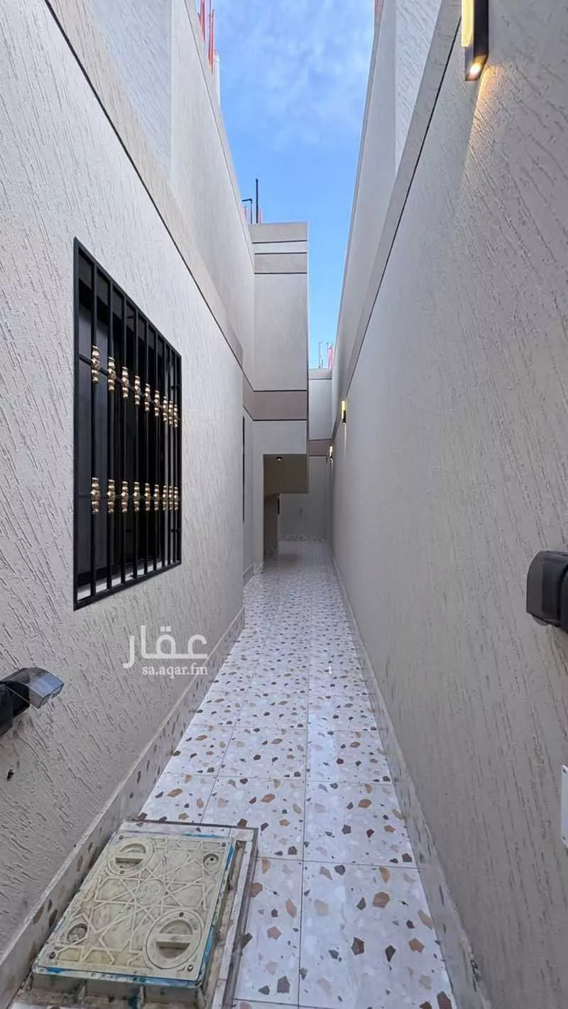 6 bedroom floor in Abu Markha 5