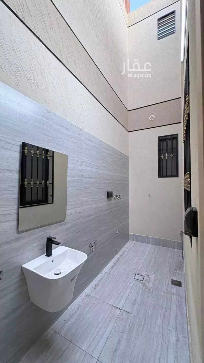 6 bedroom floor in Abu Markha 8