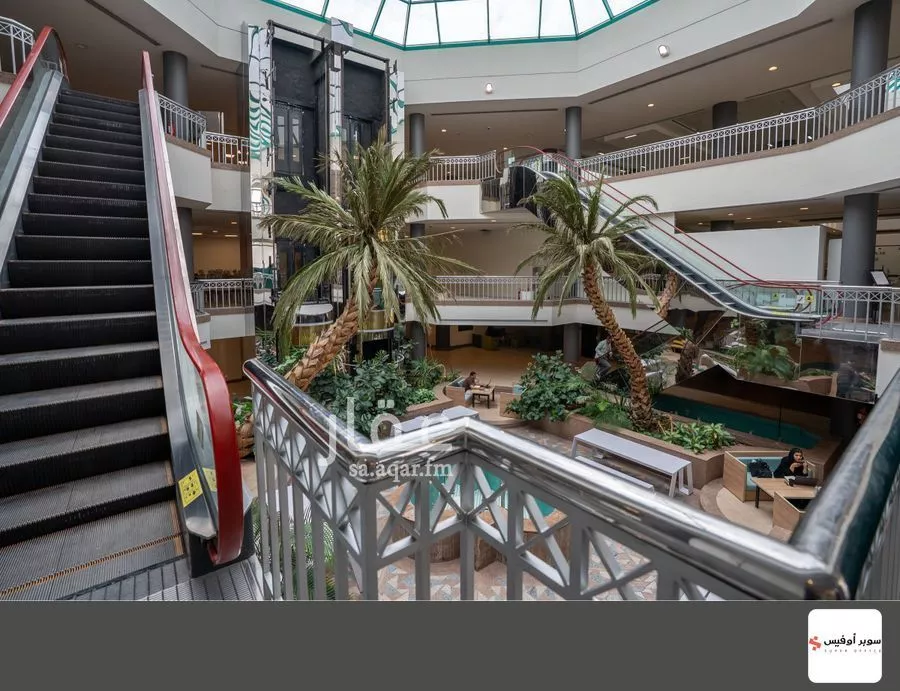 مكتب 10829 م² في الروضة 8