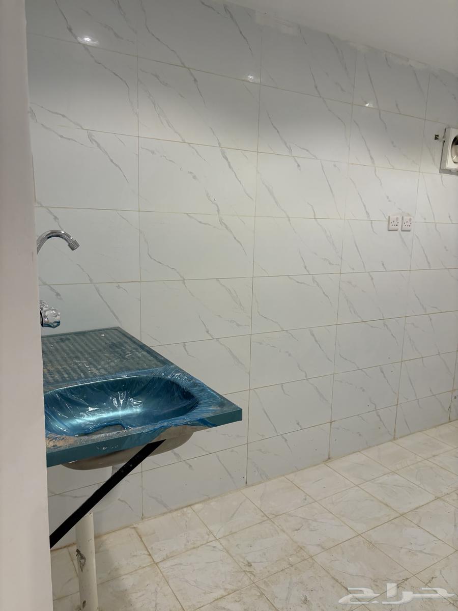 شقة 6 غرف في العريجاء الوسطى 2