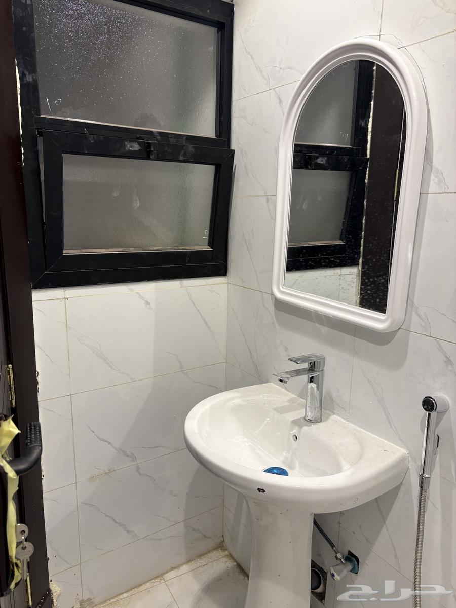 شقة 6 غرف في العريجاء الوسطى 3