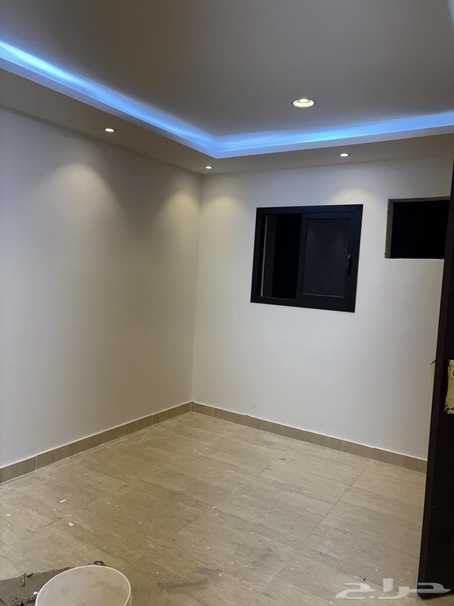 شقة 6 غرف في العريجاء الوسطى 4