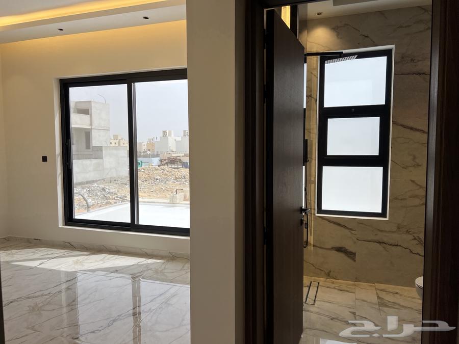 شقة 4 غرف في العارض 6