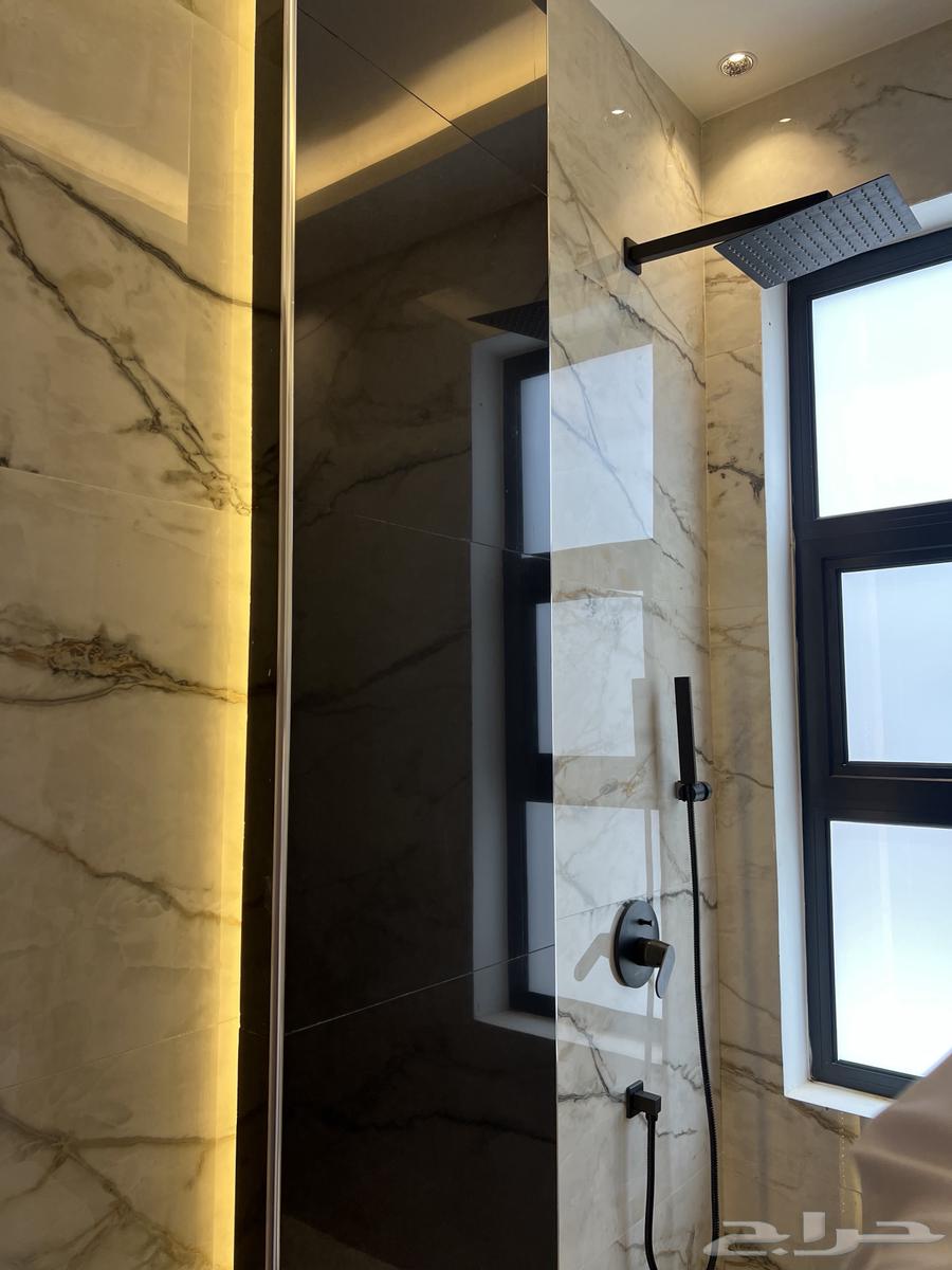 شقة 4 غرف في العارض 7