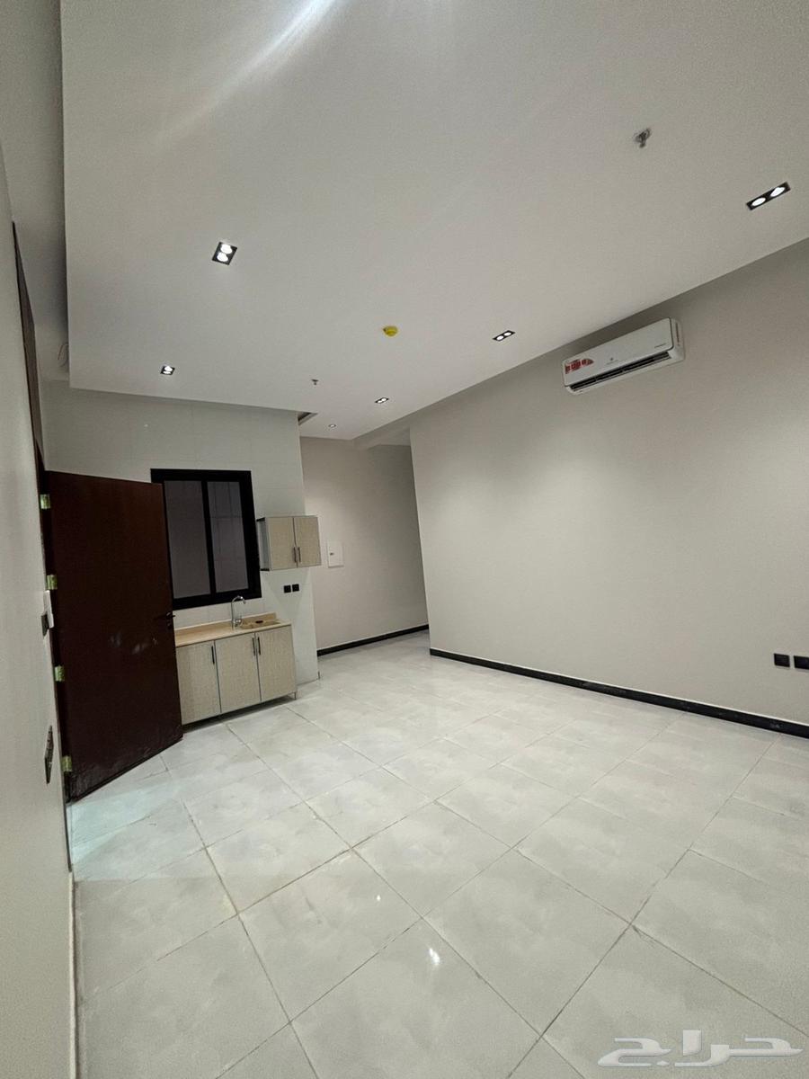 شقة 2 غرف في البيان 6