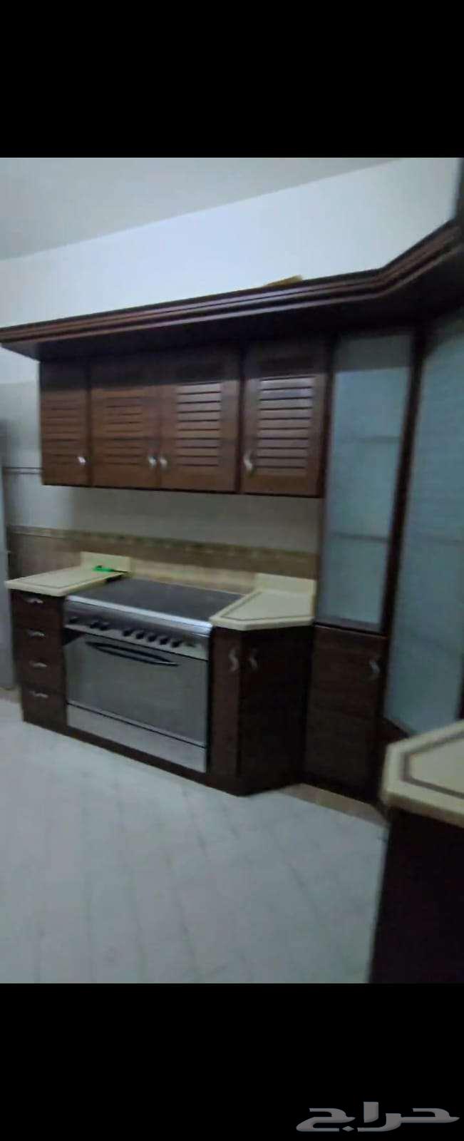 شقة 4 غرف في العليا 8