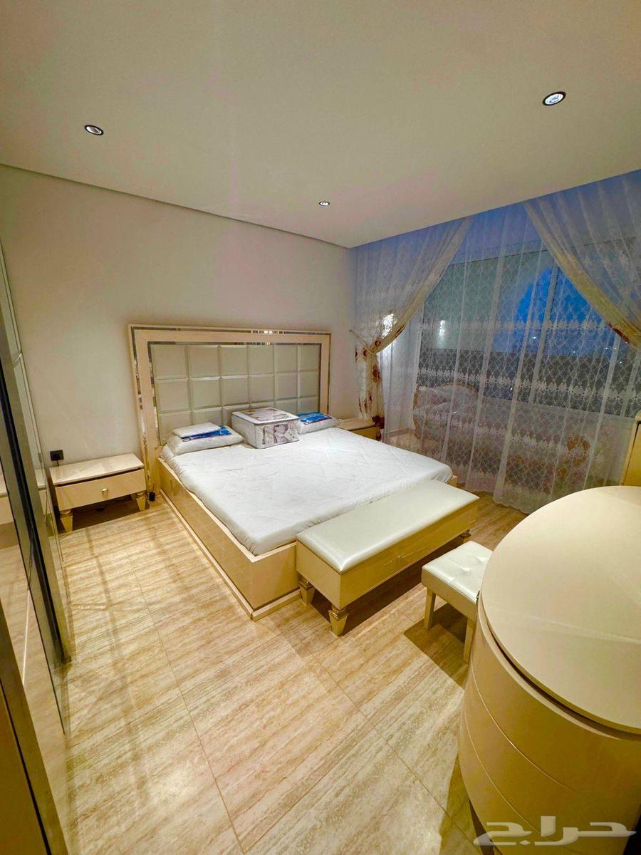 شقة 3 غرف في التعاون 8