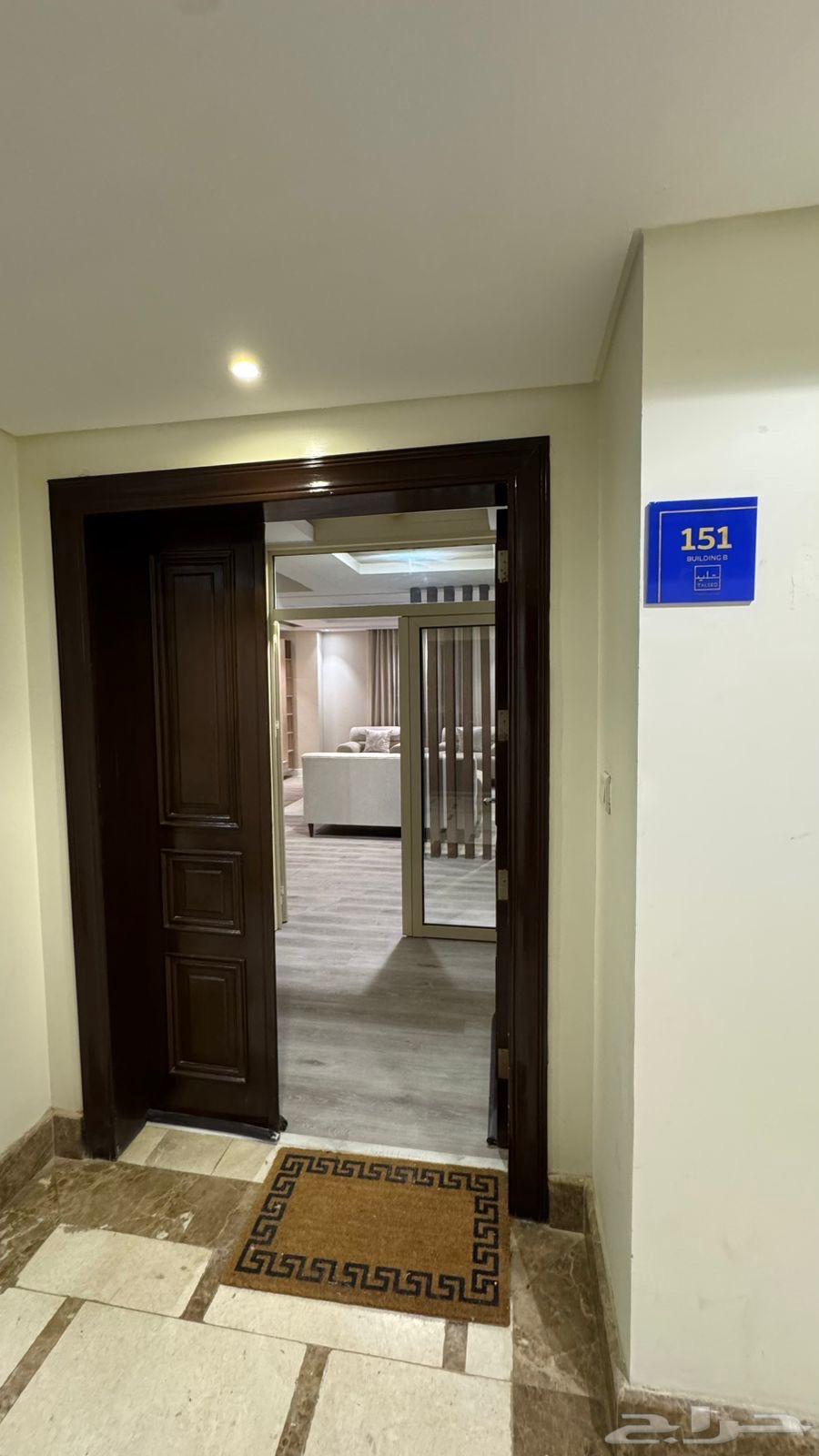 شقة 3 غرف في الملقا 16