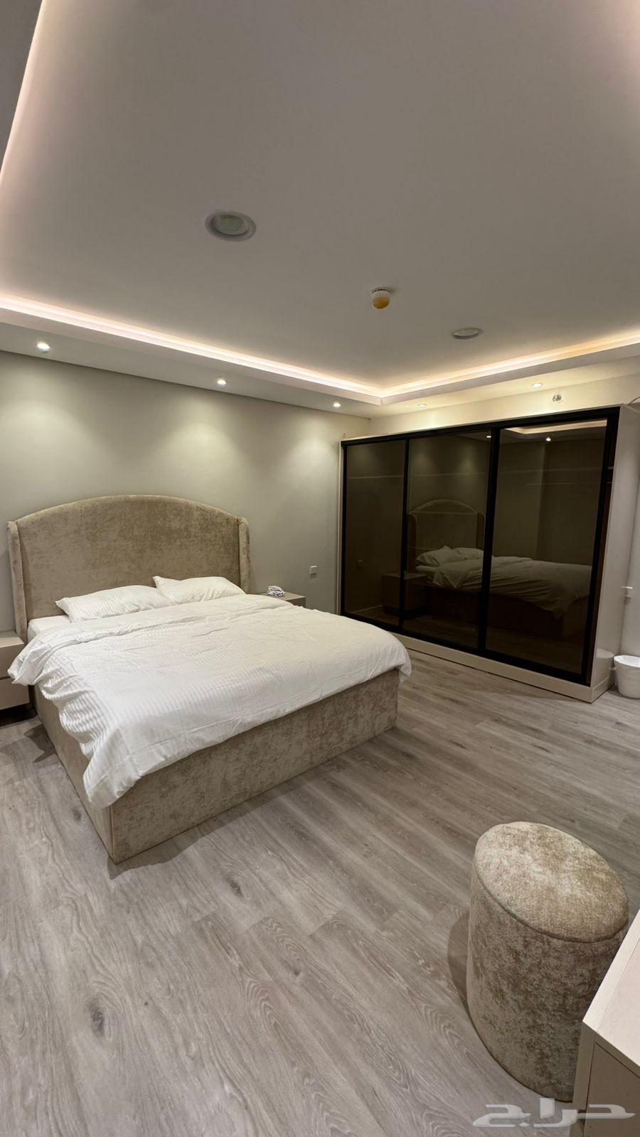 شقة 3 غرف في الملقا 19