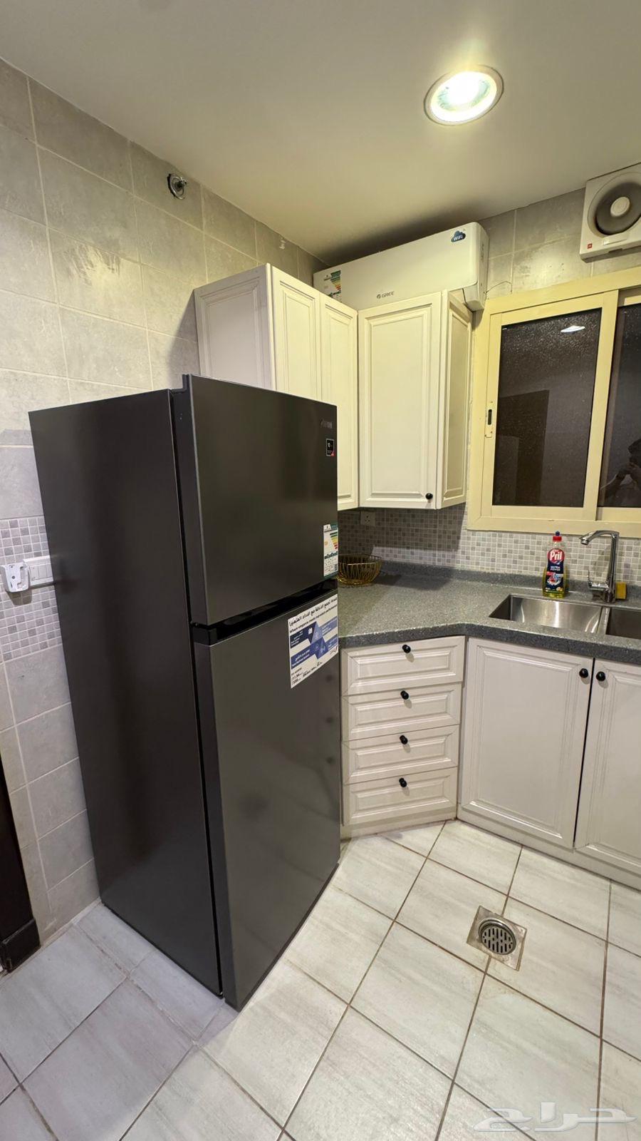 شقة 3 غرف في الملقا 20