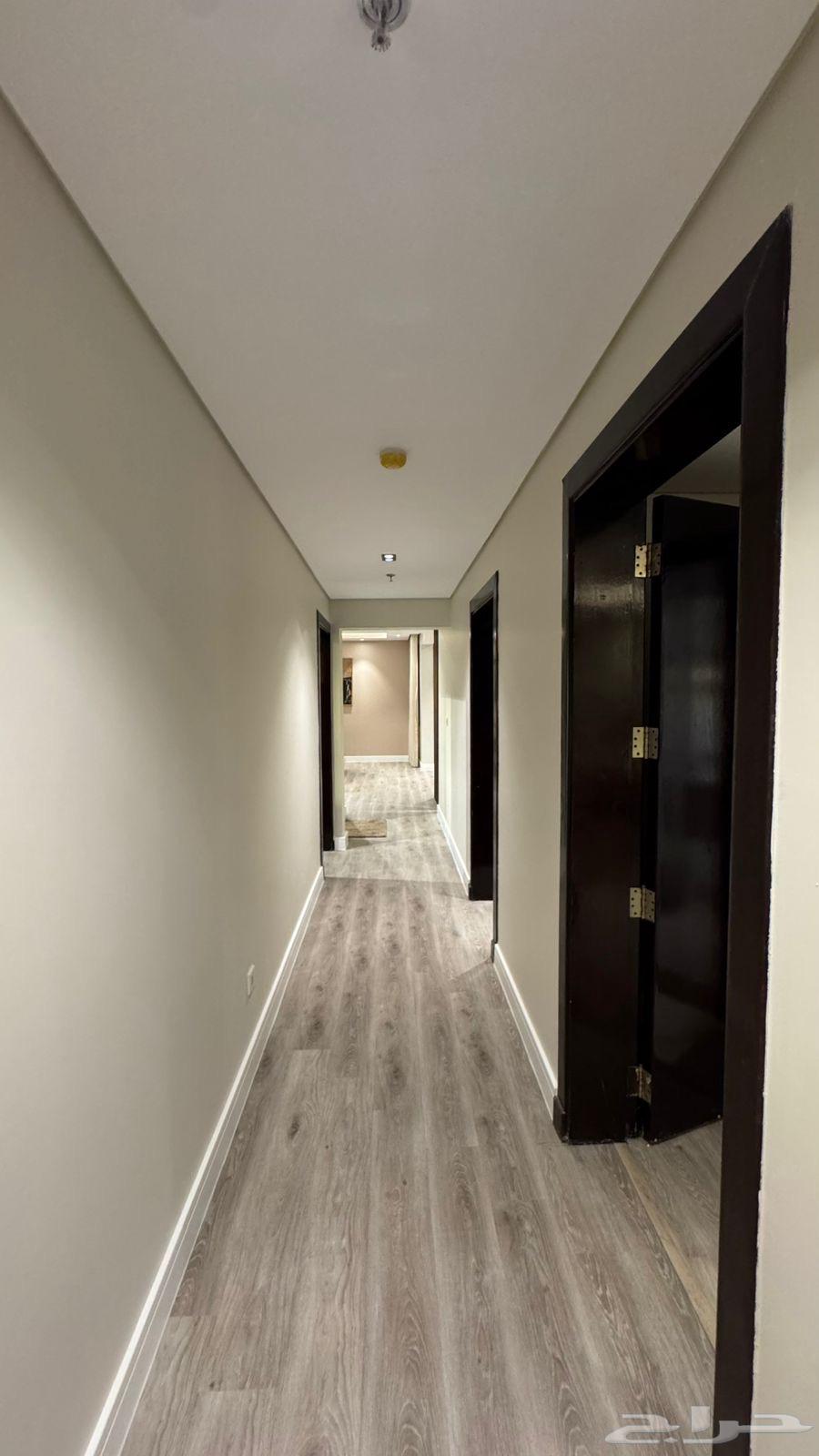 شقة 3 غرف في الملقا 6