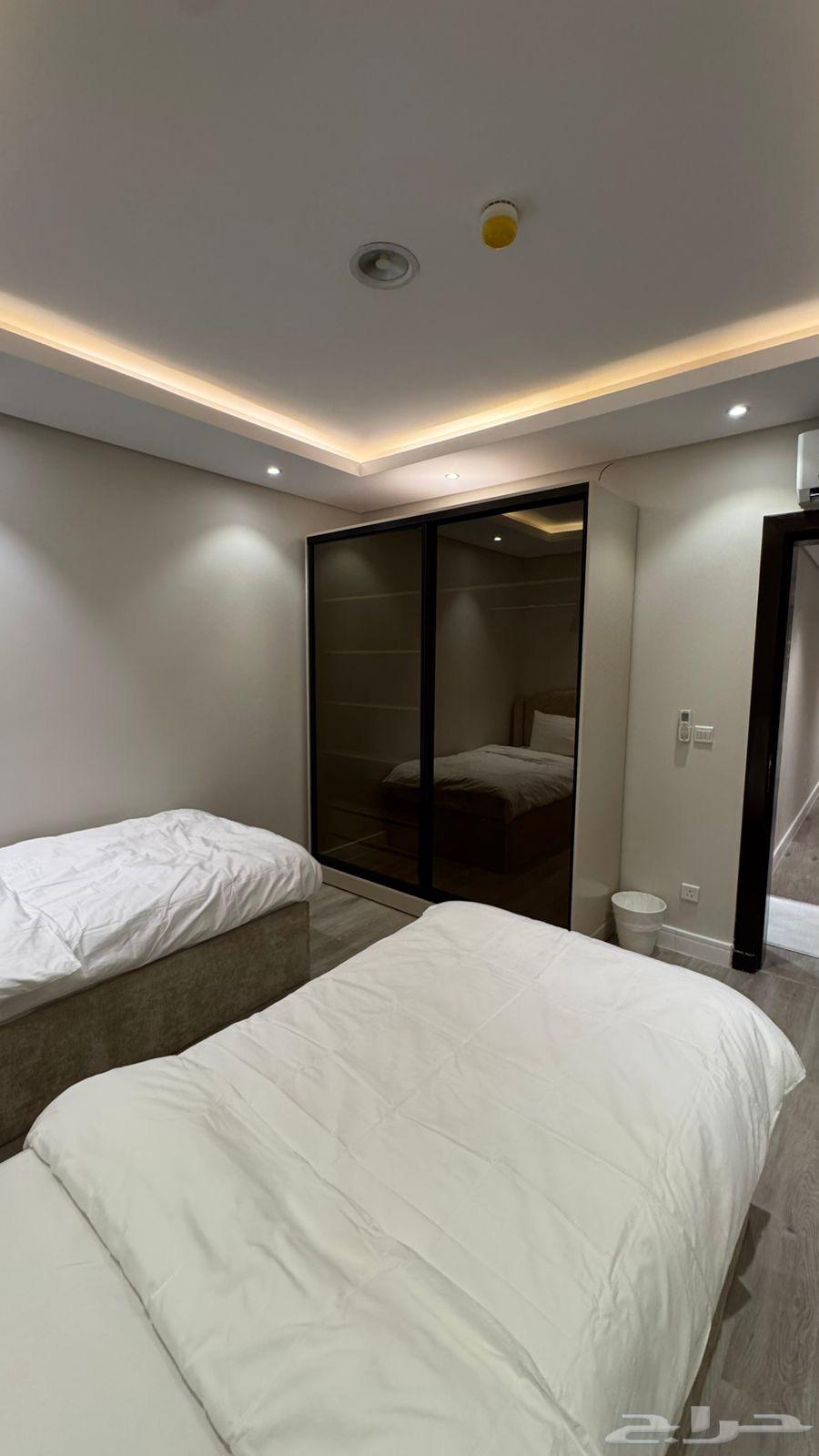 شقة 3 غرف في الملقا 9