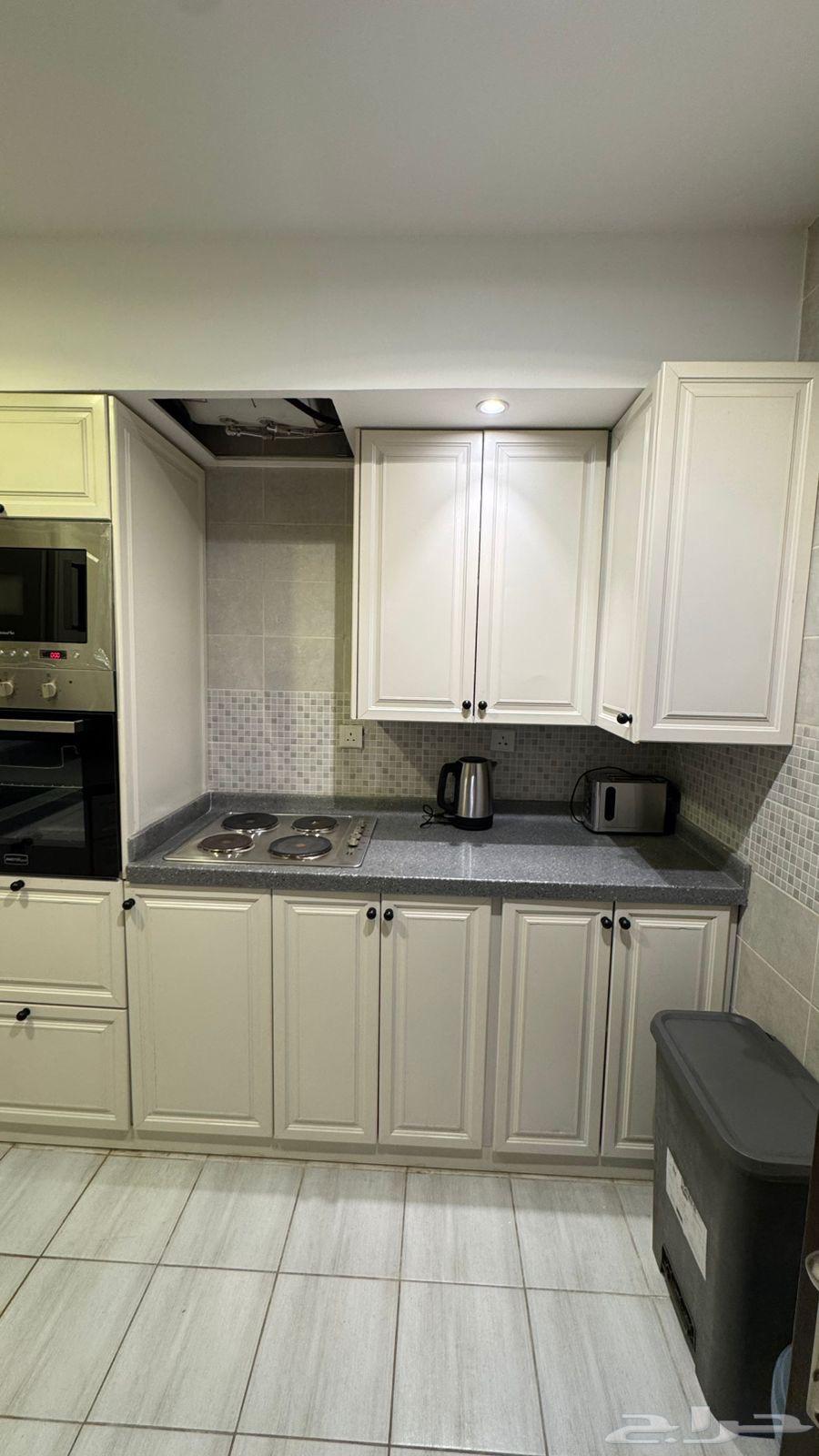 شقة 3 غرف في الملقا 10