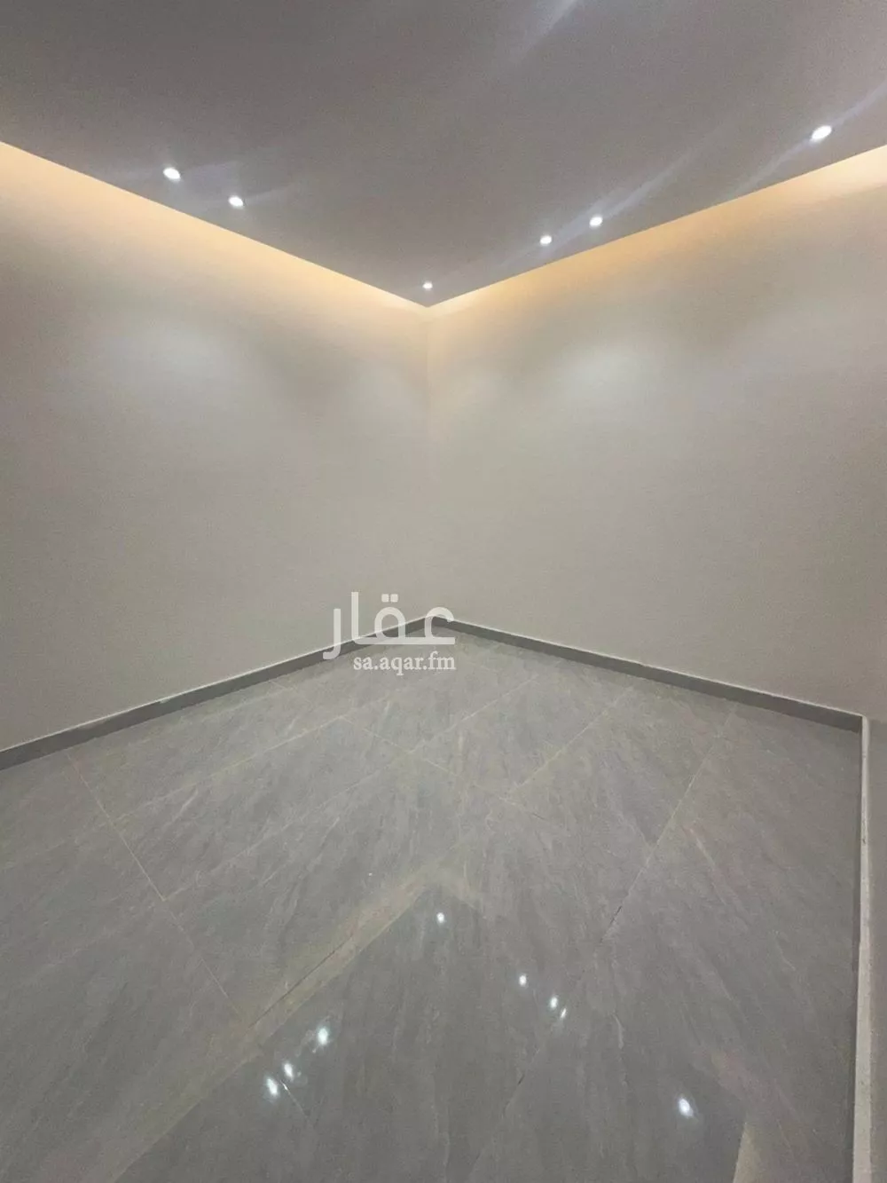 شقة 5 غرف في عكاظ 2