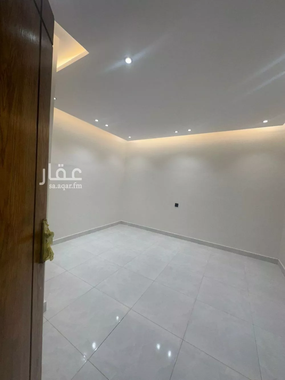 شقة 5 غرف في عكاظ 8