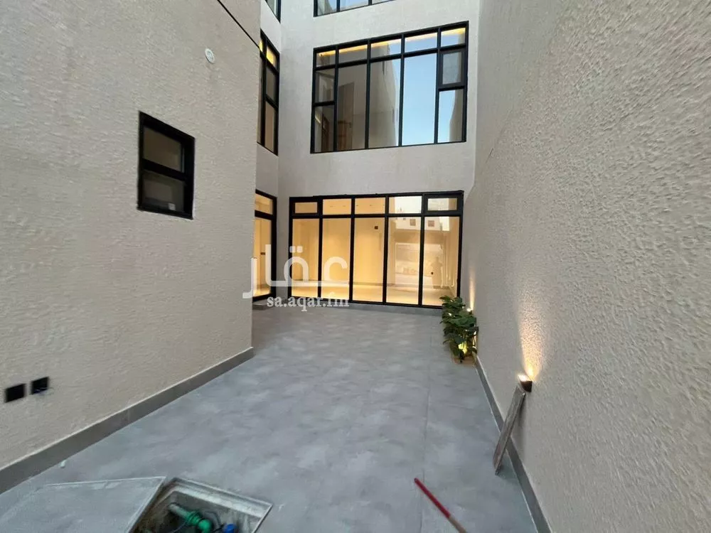 6 bedroom villa in Al Mahdiyyah 25