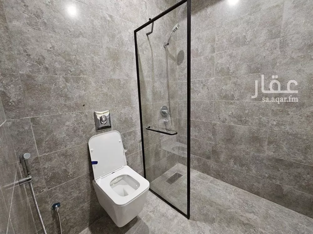 شقة 4 غرف في طيبة 2