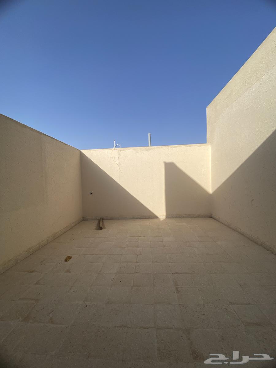 شقة 4 غرف في بدر 4