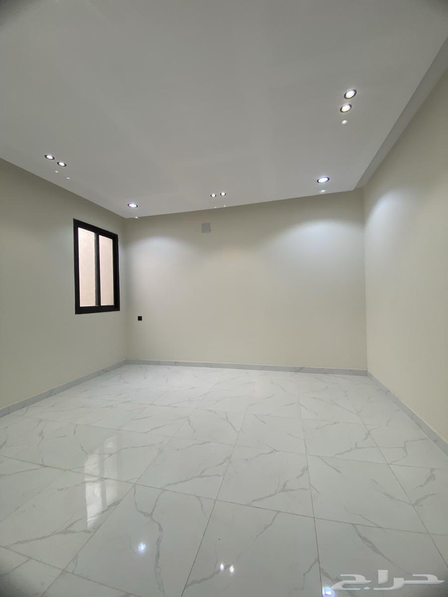 شقة 4 غرف في بدر 8
