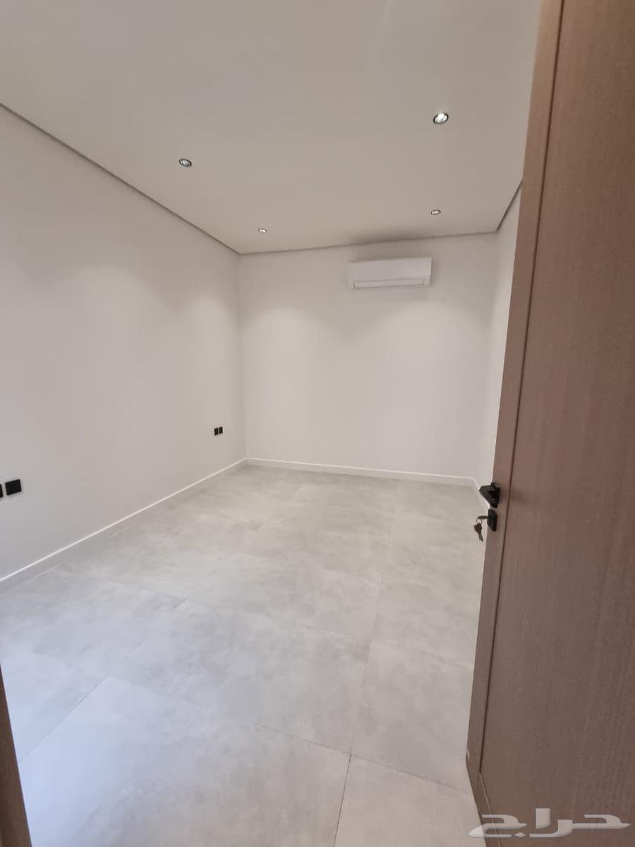 شقة 9 غرف في النرجس 5