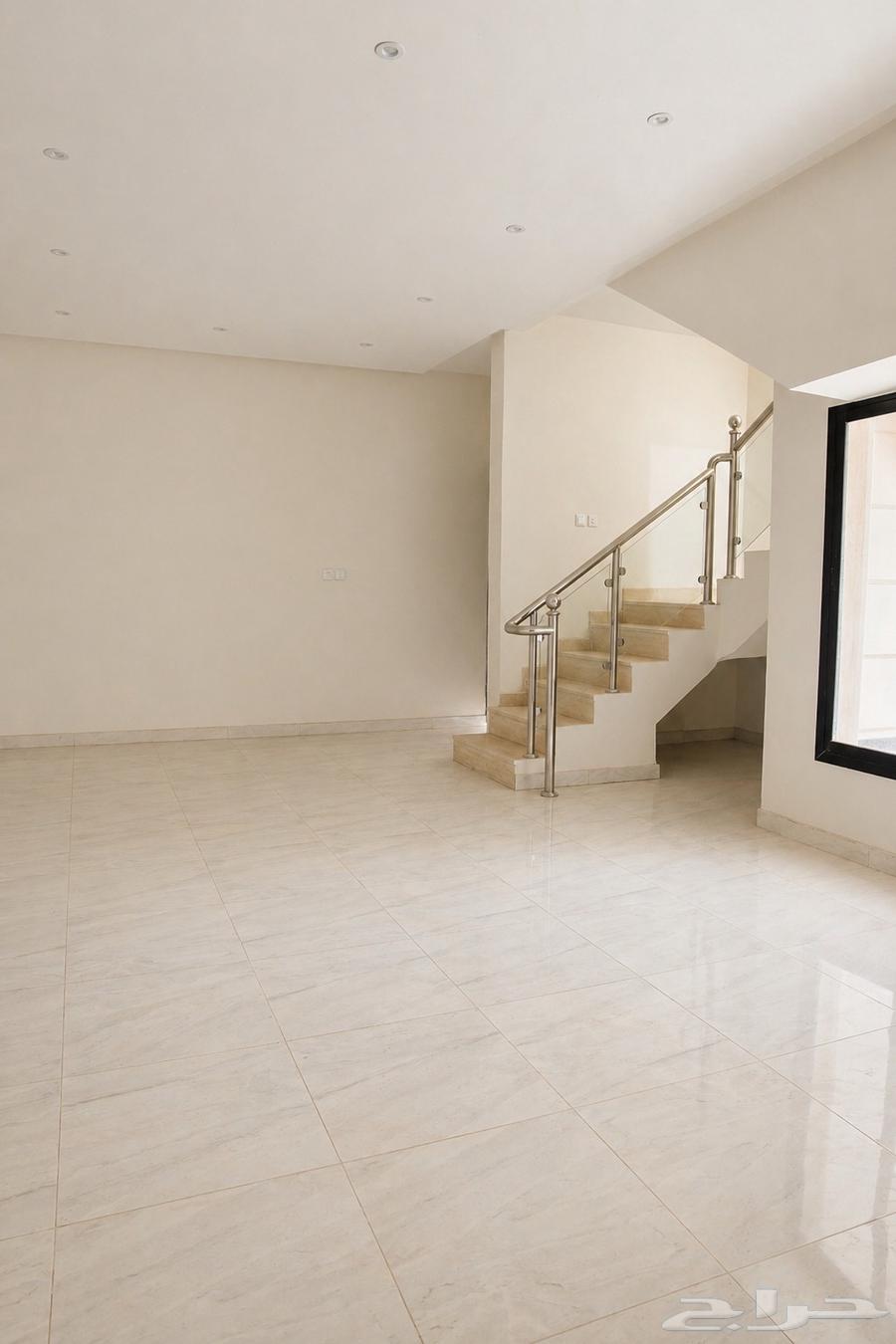 فيلا 6 غرف في عريض 3