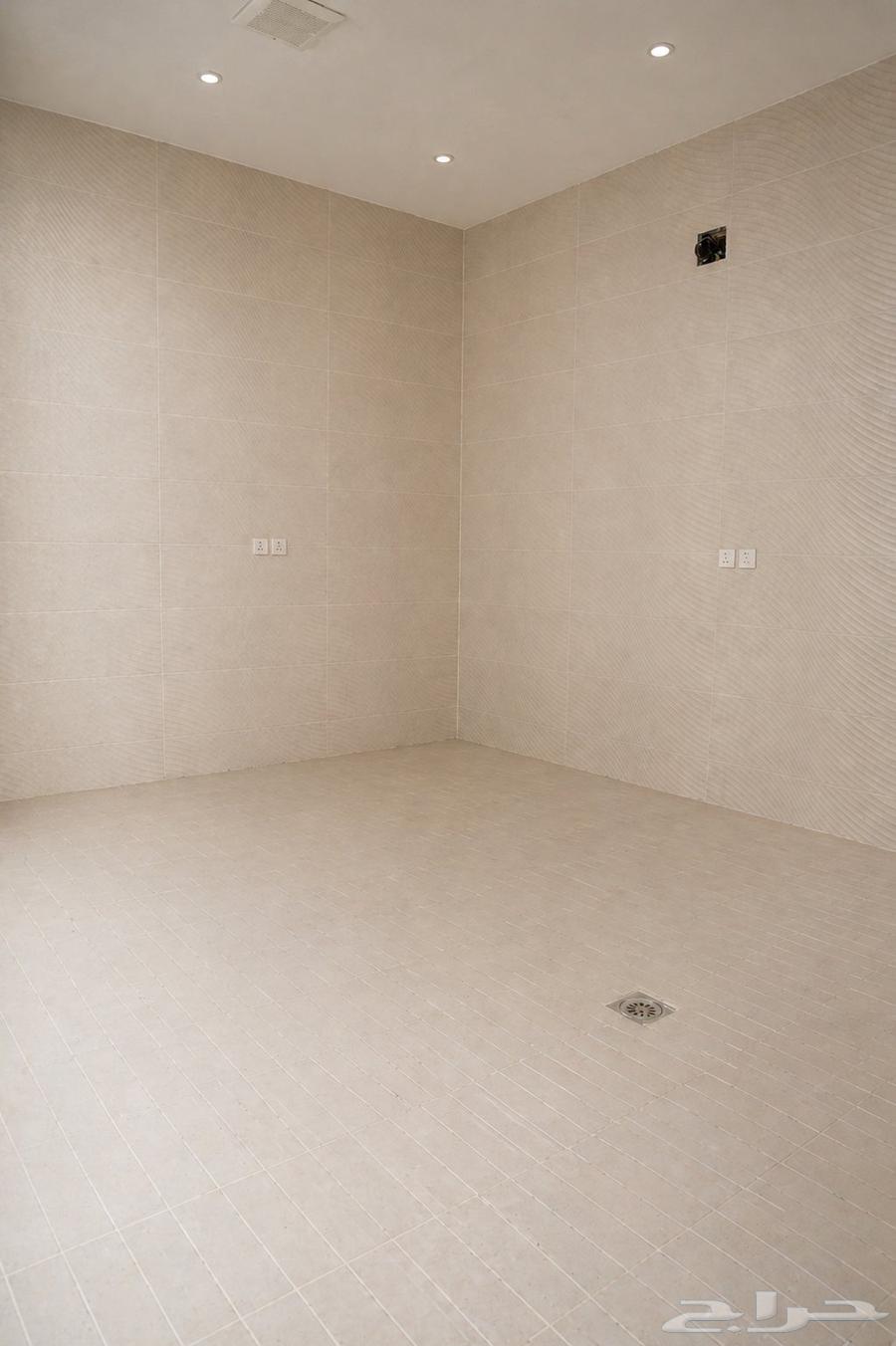 فيلا 6 غرف في عريض 4