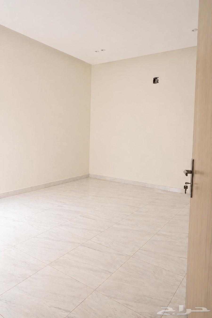 فيلا 6 غرف في عريض 9