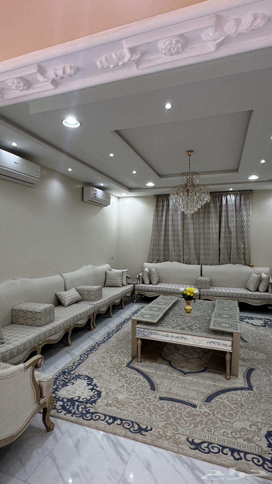 فيلا 11 غرف في الزاهر 4