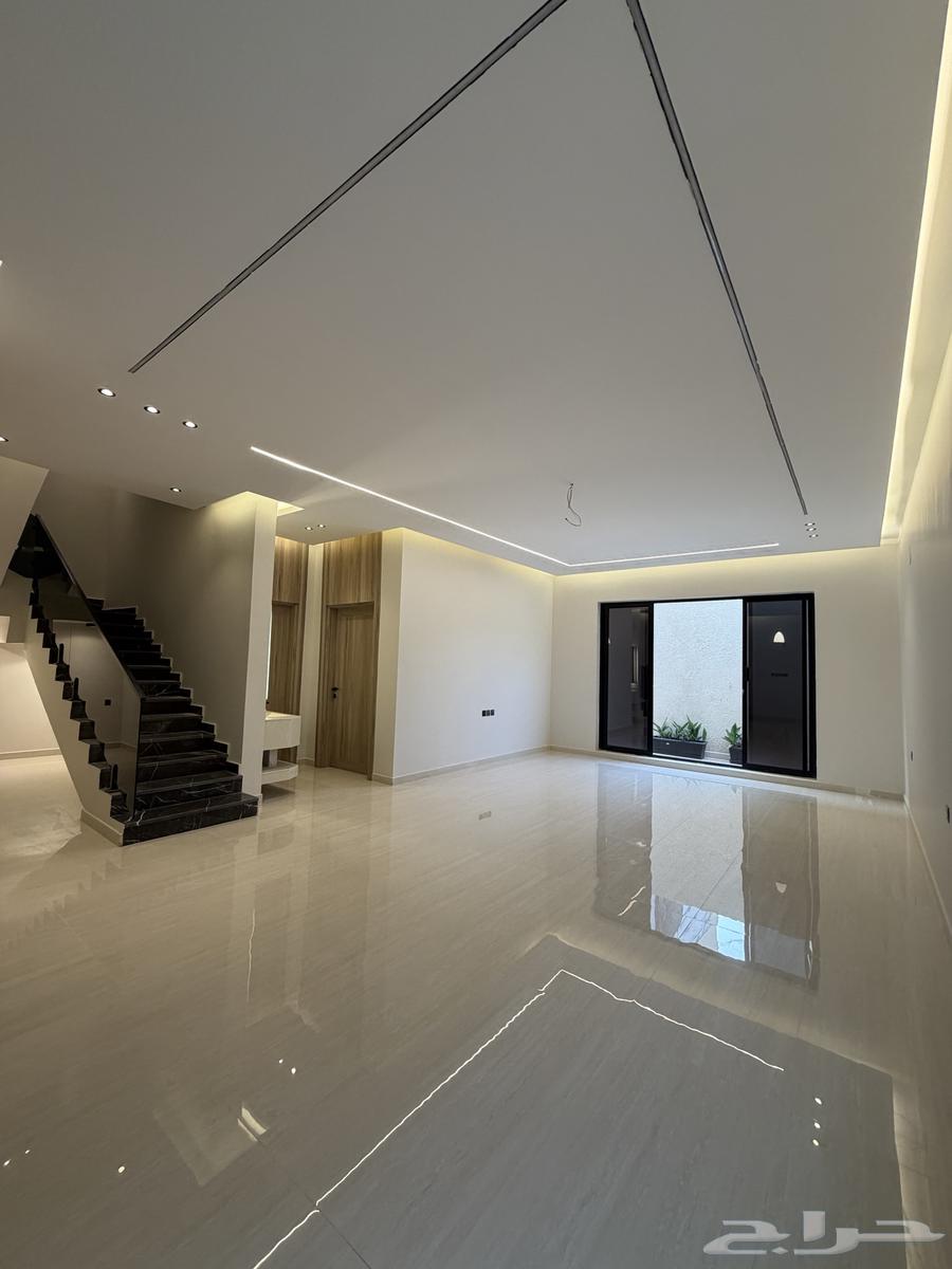 فيلا 14 غرف في الرمال 3