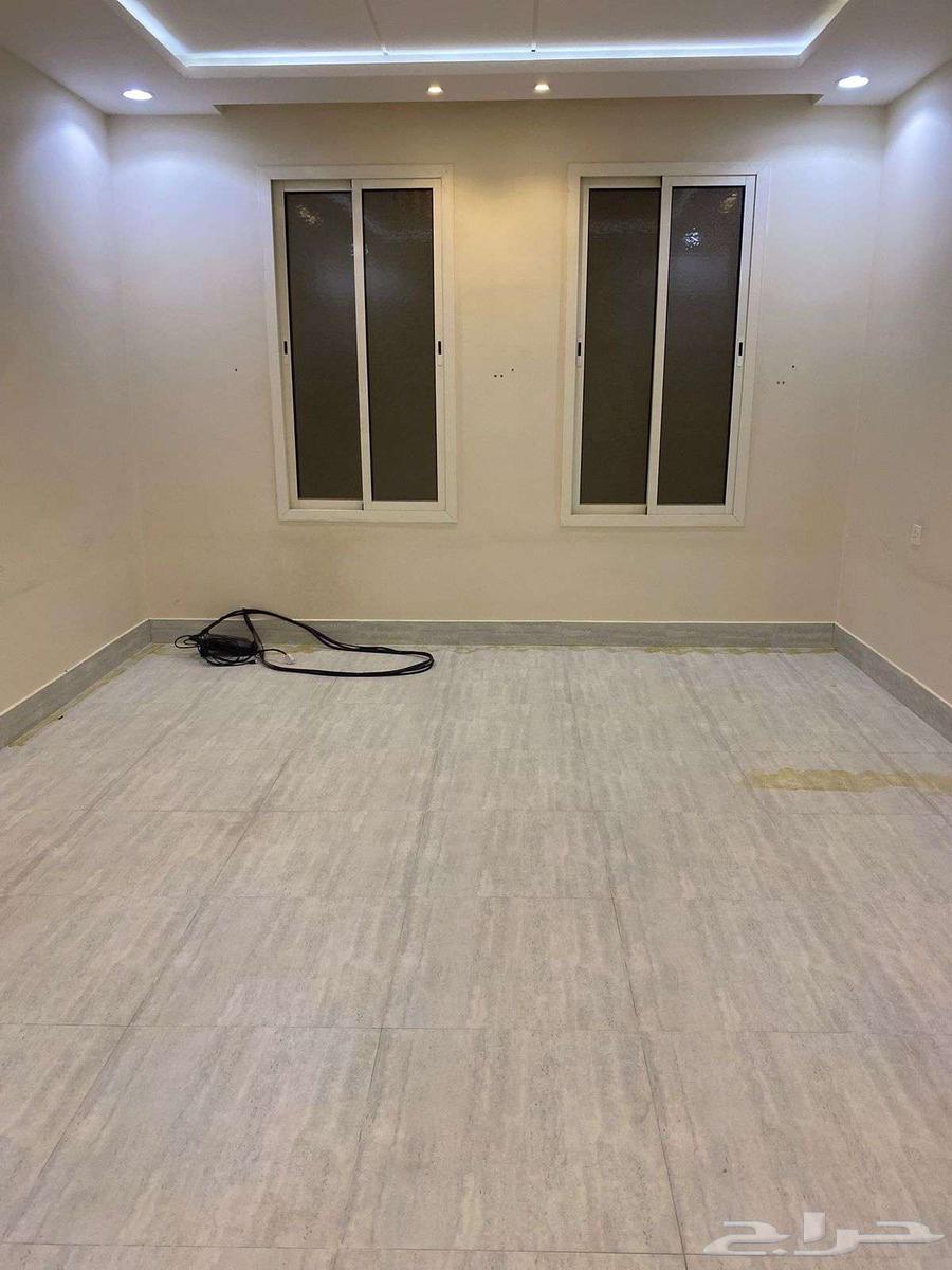 فيلا 8 غرف في عكاظ 19