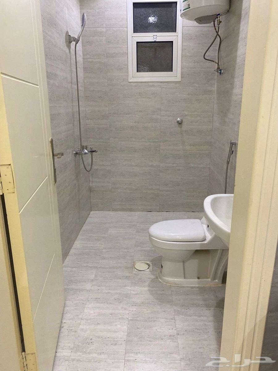 فيلا 8 غرف في عكاظ 20