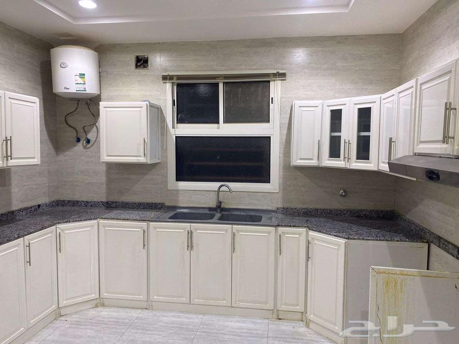 فيلا 8 غرف في عكاظ 21