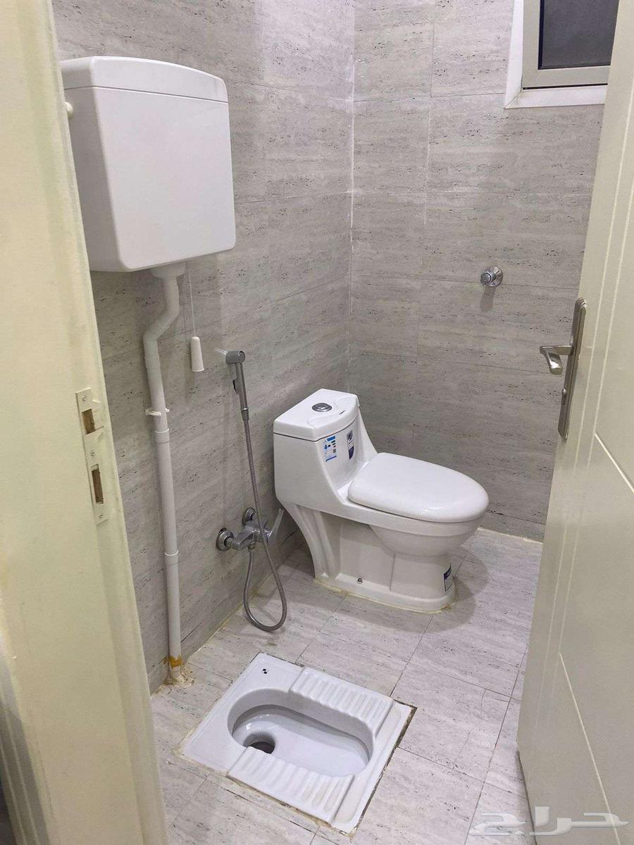 فيلا 8 غرف في عكاظ 23