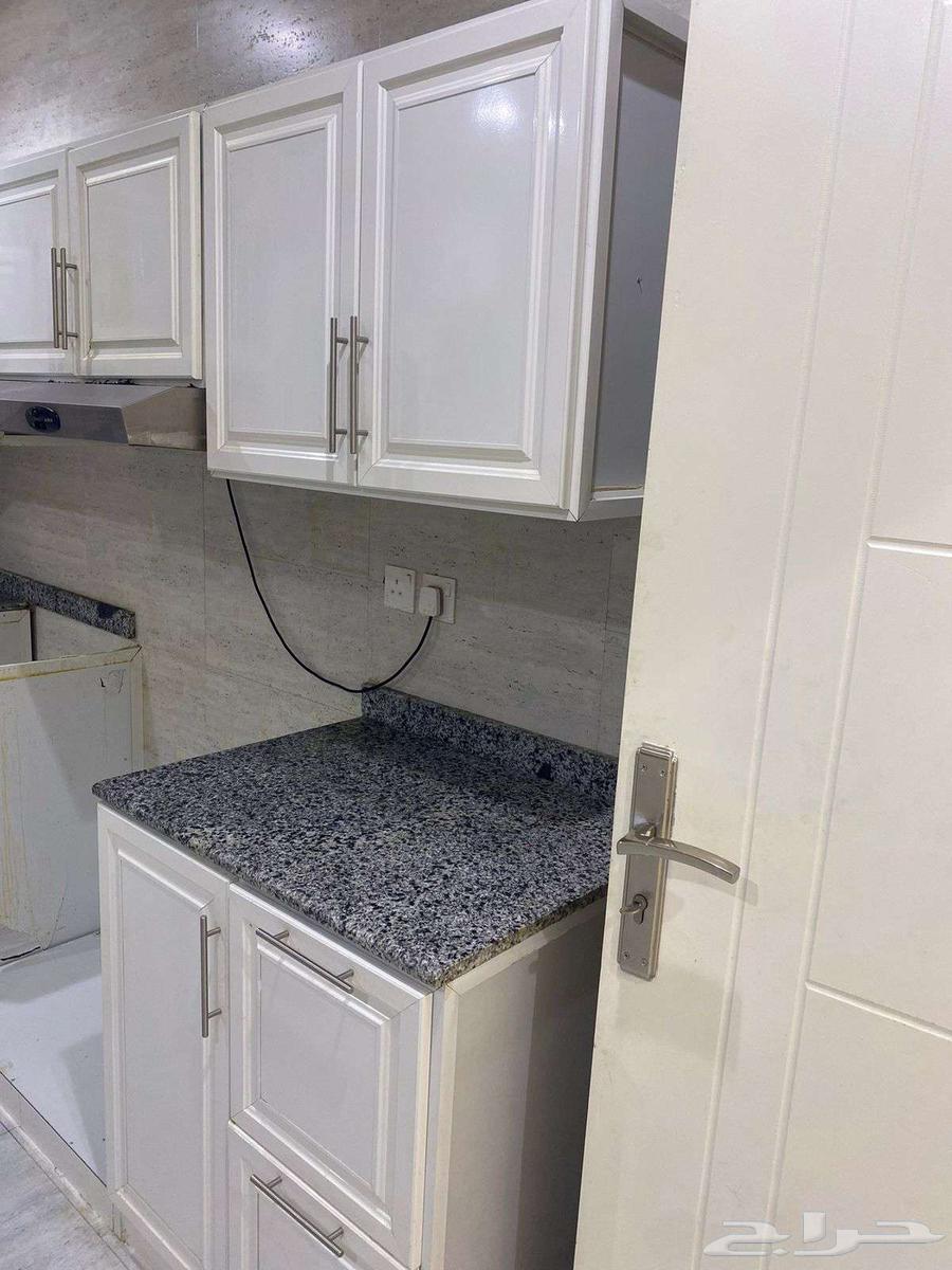 فيلا 8 غرف في عكاظ 26