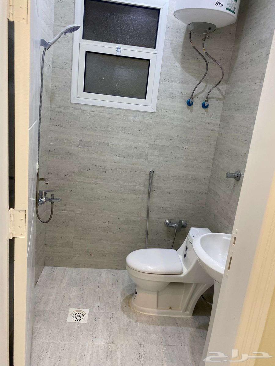 فيلا 8 غرف في عكاظ 28