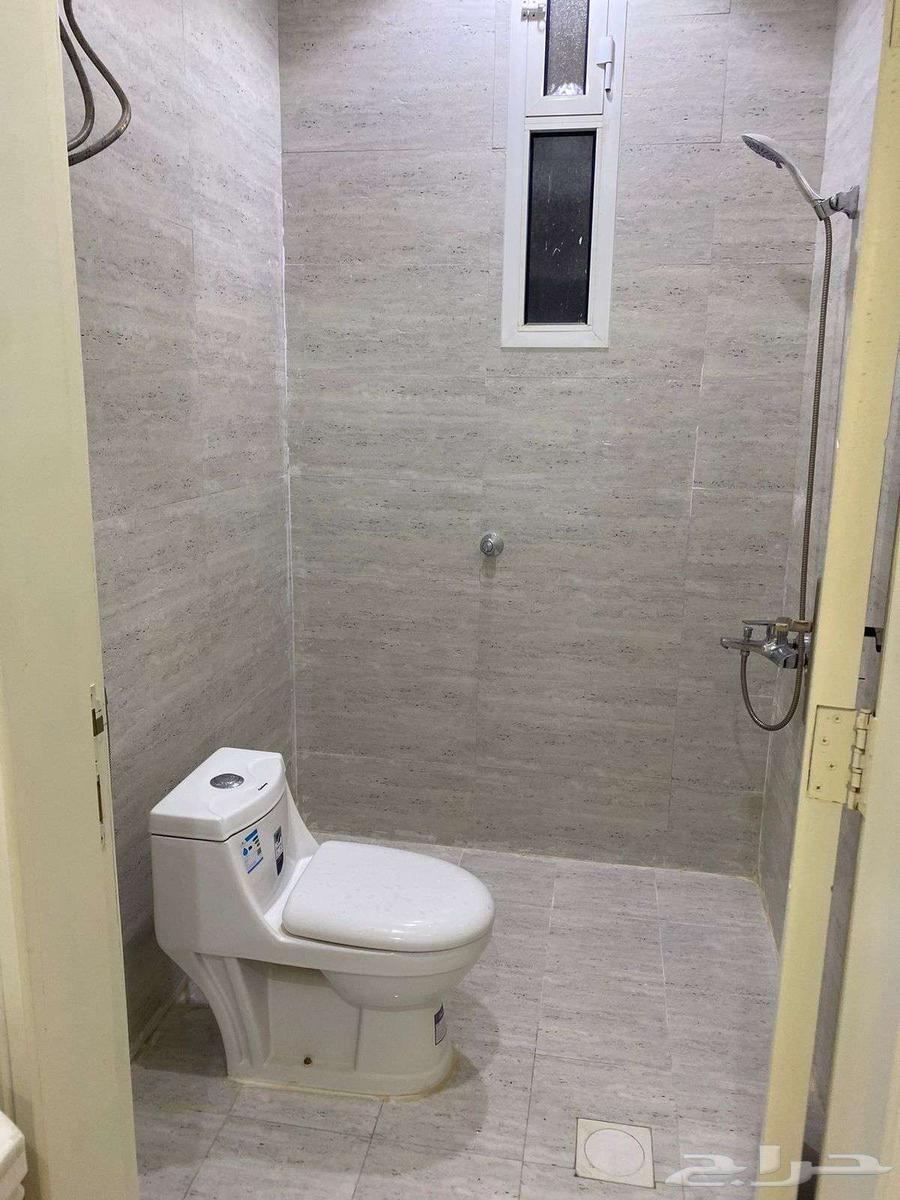 فيلا 8 غرف في عكاظ 32