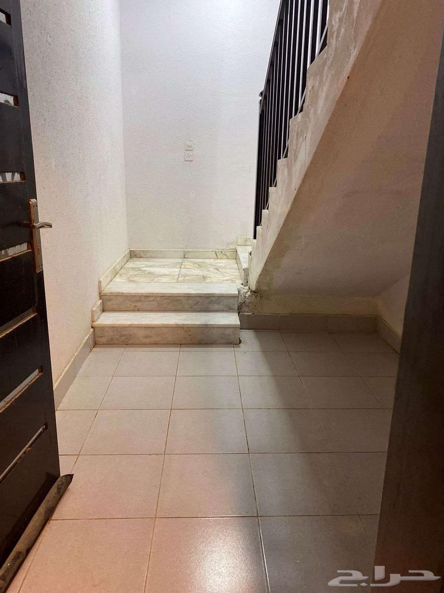 فيلا 8 غرف في عكاظ 33