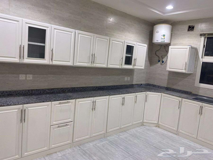 فيلا 8 غرف في عكاظ 34