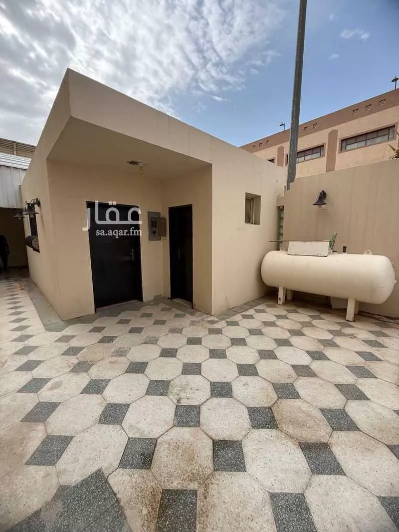 10 bedroom villa in Al Shuhada 5