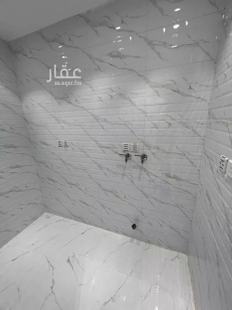 شقة 5 غرف في العزيزية 11