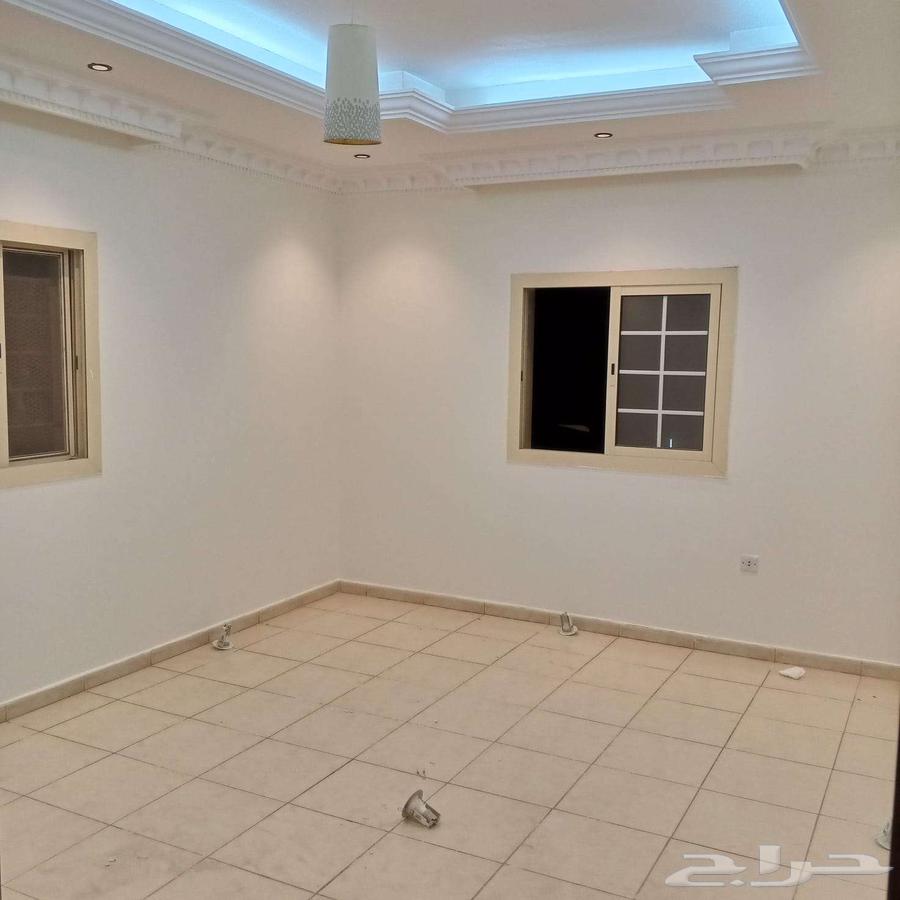 شقة 4 غرف في السلامة 8