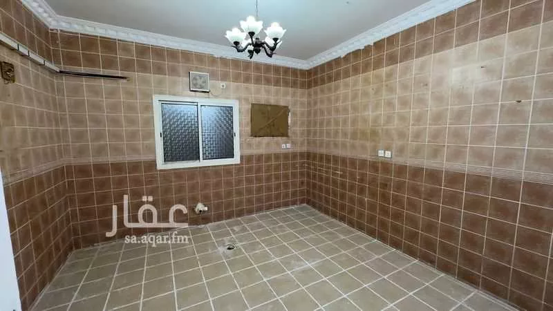 شقة 5 غرف في السامر 4