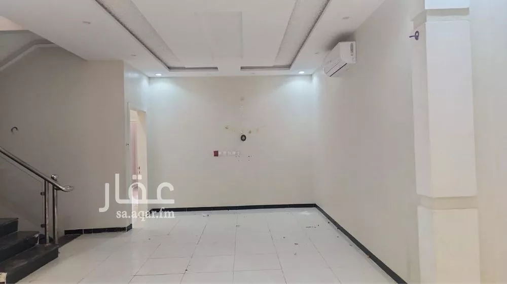 فيلا 8 غرف في بدر 2