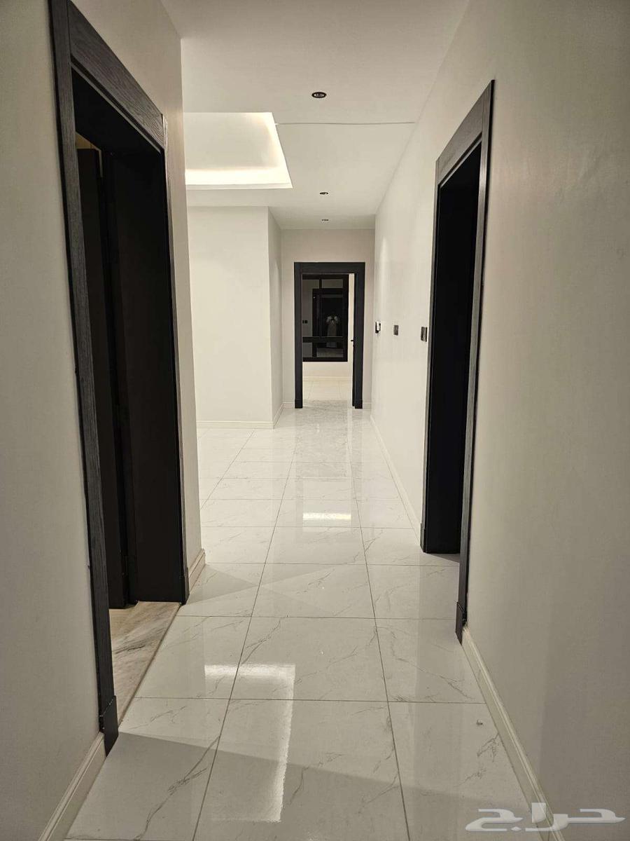 شقة 5 غرف في النزهة 5