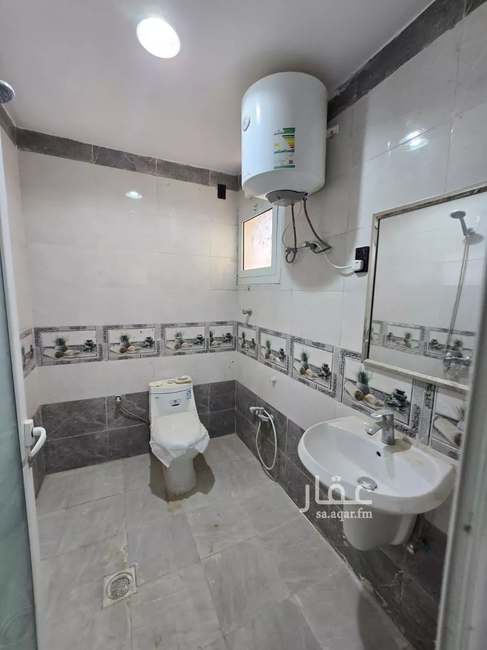 شقة 4 غرف في النور 23