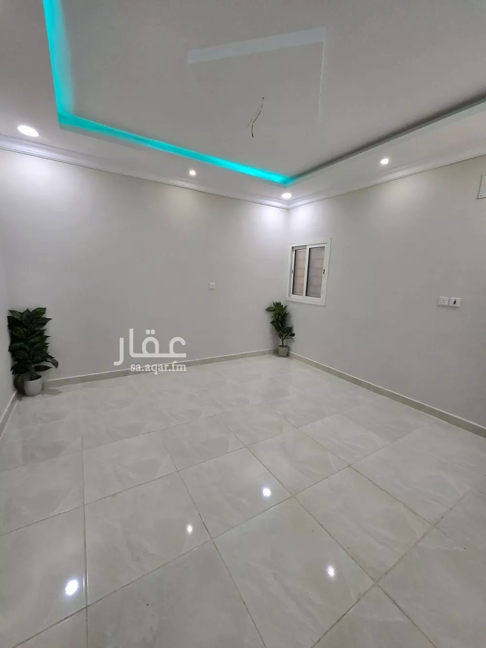 شقة 5 غرف في ضاحية الملك فهد 9