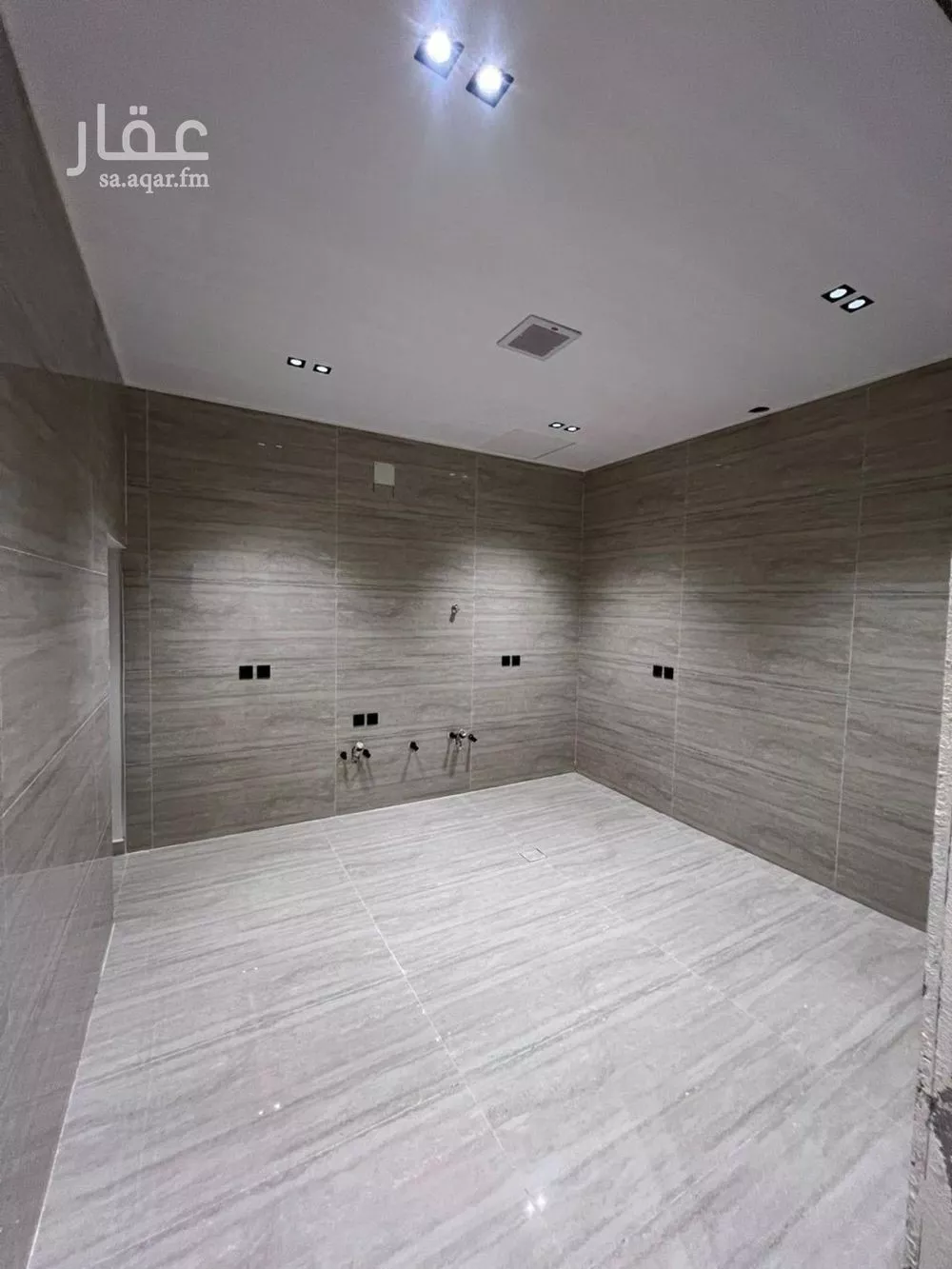 فيلا 4 غرف في الرمال 5