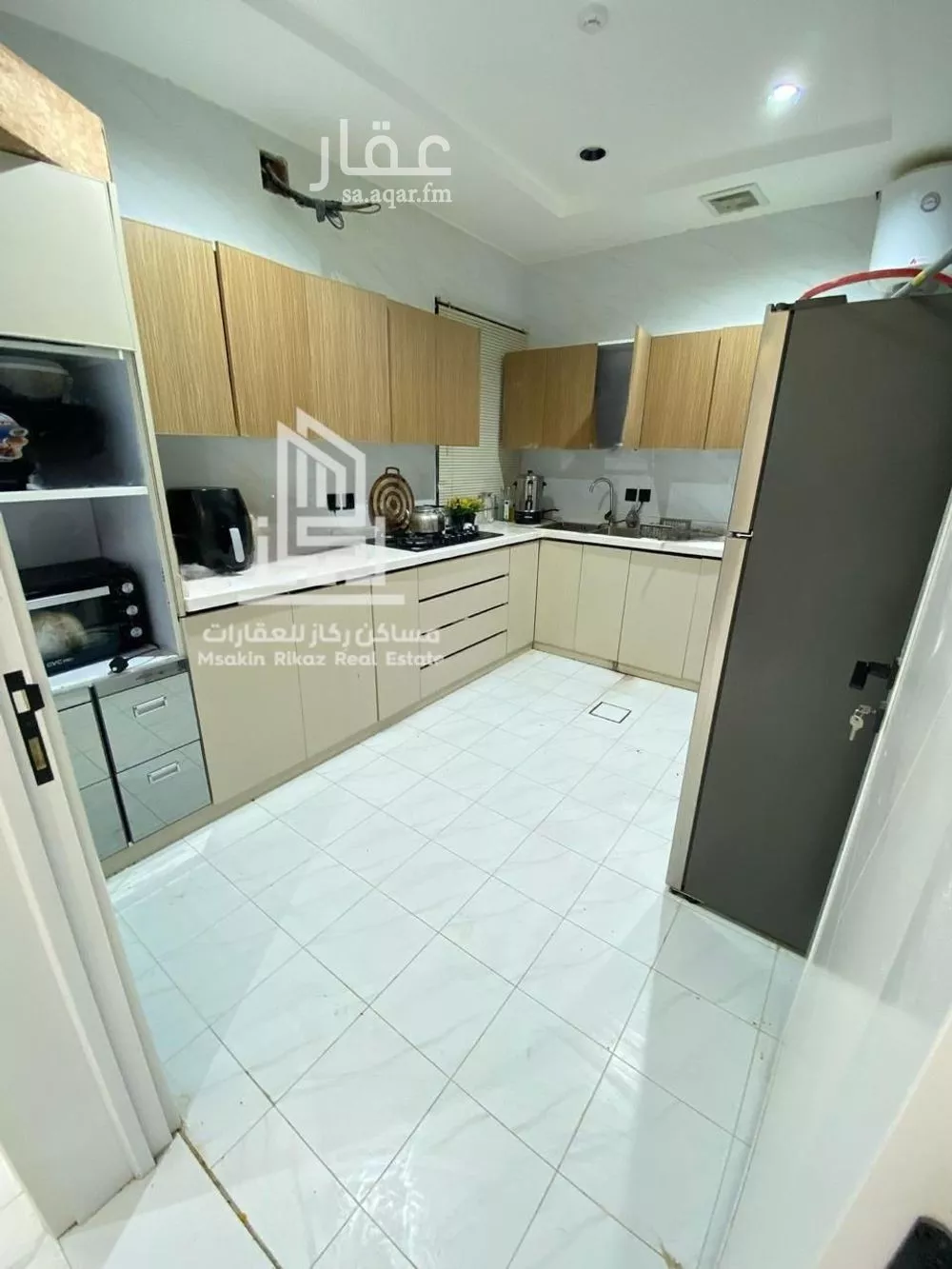 شقة 4 غرف في السعادة 7